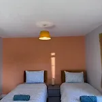 Unique 3bedrooms Near & Airport *