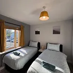 펜션 Unique 3bedrooms Near & Airport