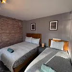 Unique 3bedrooms Near & Airport * 더블린
