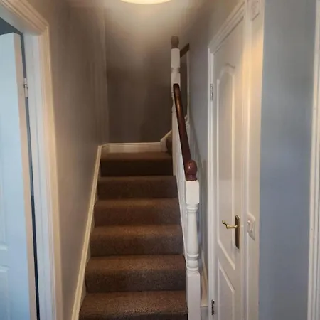 Дом отдыха Unique 3bedrooms Near & Airport *