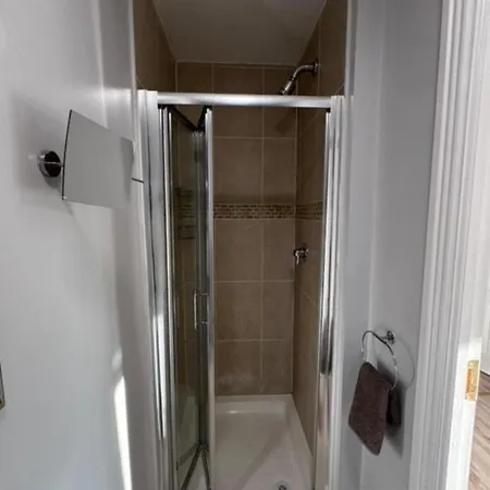 Unique 3bedrooms Near & Airport Prázdninový dům *