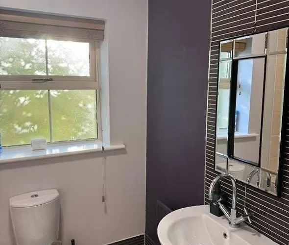 Unique 3bedrooms Near & Airport Дом отдыха *