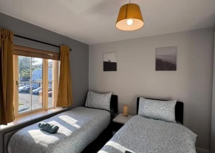 Дом отдыха Unique 3bedrooms Near & Airport