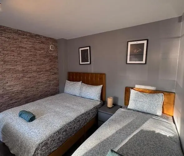 Unique 3bedrooms Near & Airport * Дублин