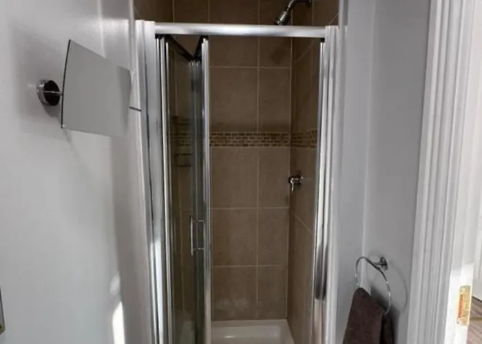 Unique 3bedrooms Near & Airport Дом отдыха *