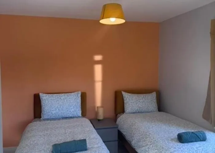 Unique 3bedrooms Near & Airport Дом отдыха Дублин