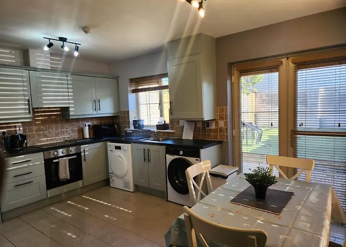 Unique 3bedrooms Near & Airport