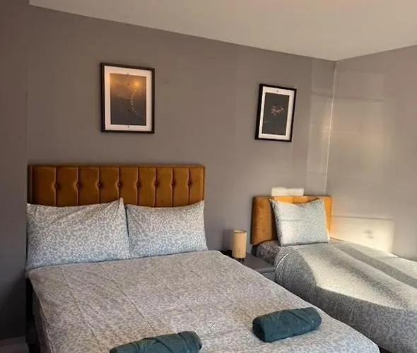 Unique 3bedrooms Near & Airport Дом отдыха