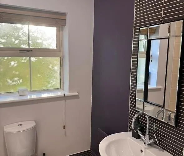 Unique 3bedrooms Near & Airport *