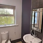 Unique 3bedrooms Near & Airport *