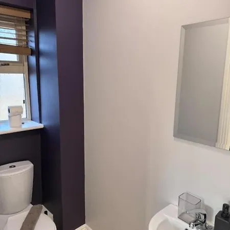 Unique 3bedrooms Near & Airport *