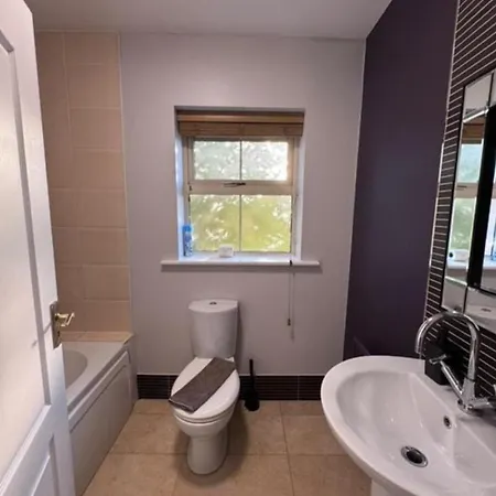 Unique 3bedrooms Near & Airport * Dublin