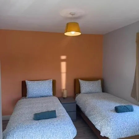 Unique 3bedrooms Near & Airport Prázdninový dům Dublin